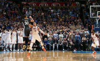 NBA常规赛收官战，库里三分绝杀雷霆，勇士锁定西部第三