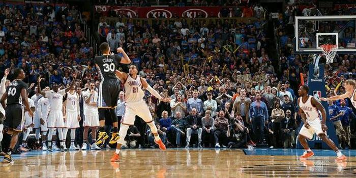 NBA常规赛收官战，库里三分绝杀雷霆，勇士锁定西部第三